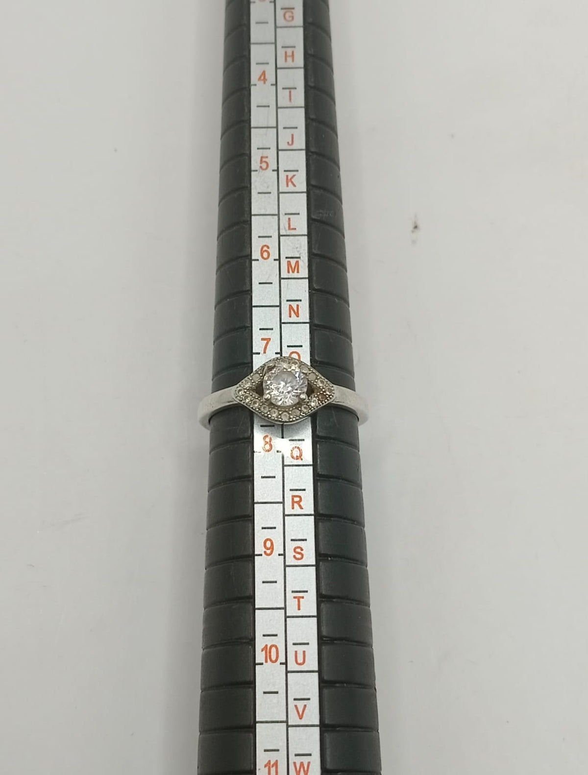 Solitario PLATA peso 2.1gr, usado