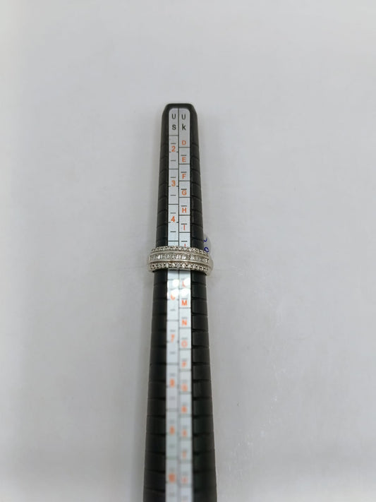 Anillo con sinteticos ORO BLANCO 10K peso 3.8gr, usado