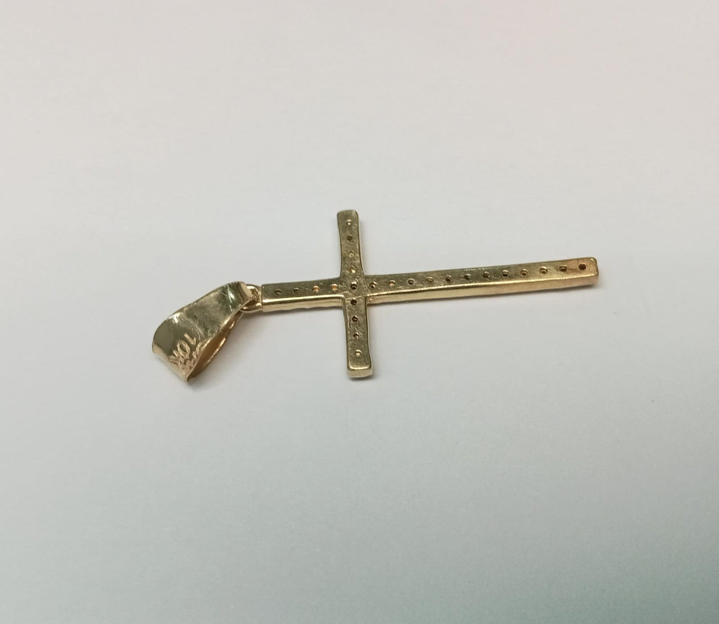 Dije de Cruz en Oro 10K con Piedritas – 1.1g