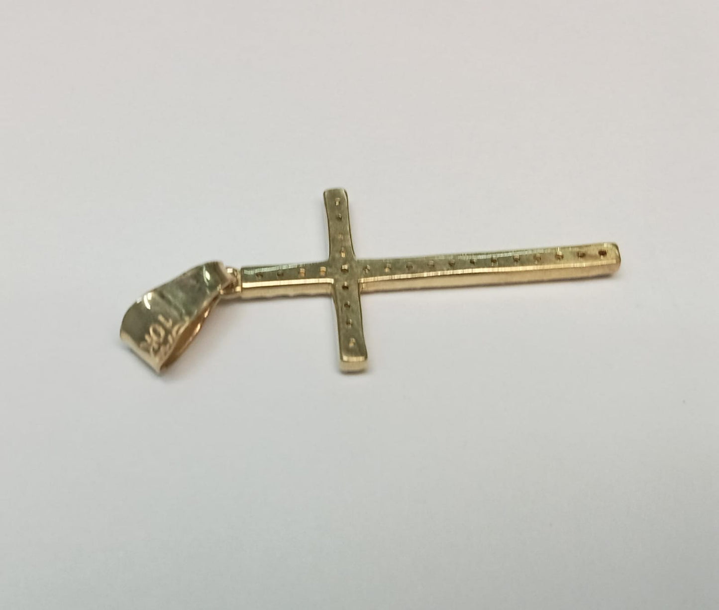 Dije de Cruz en Oro 10K con Piedritas – 1.1g