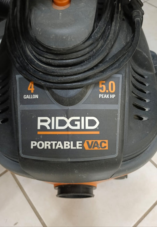 Aspiradora RIDGID 4 GALONES, usado