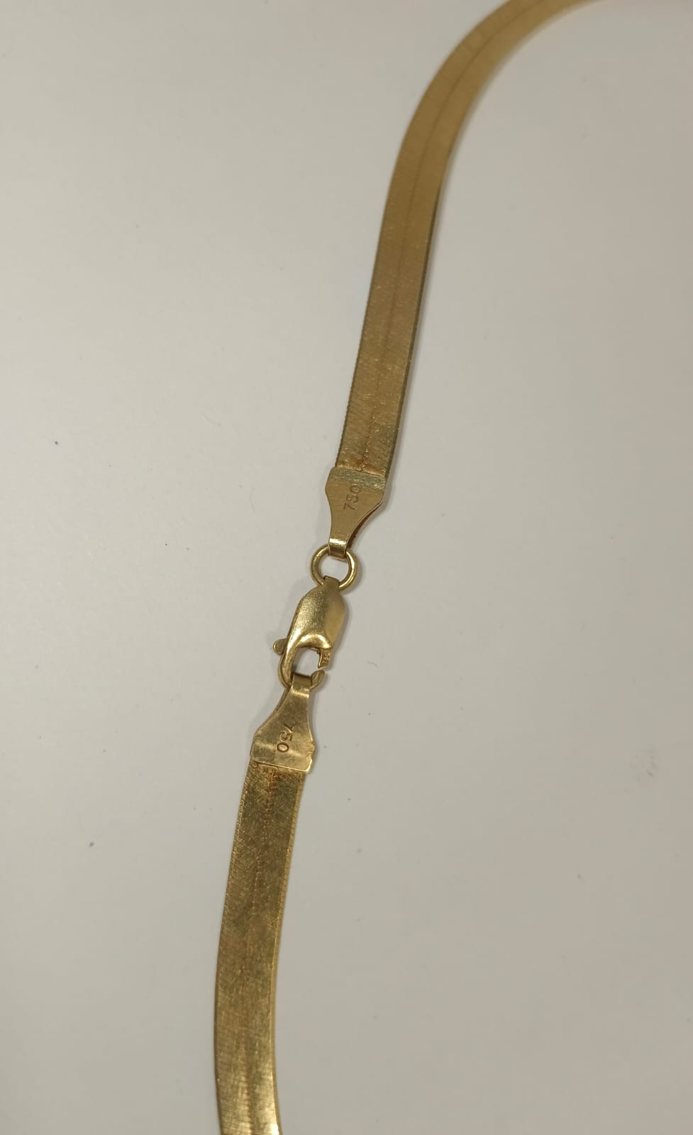Gargantilla de Oro 18k Plana – 9.7g 💛✨