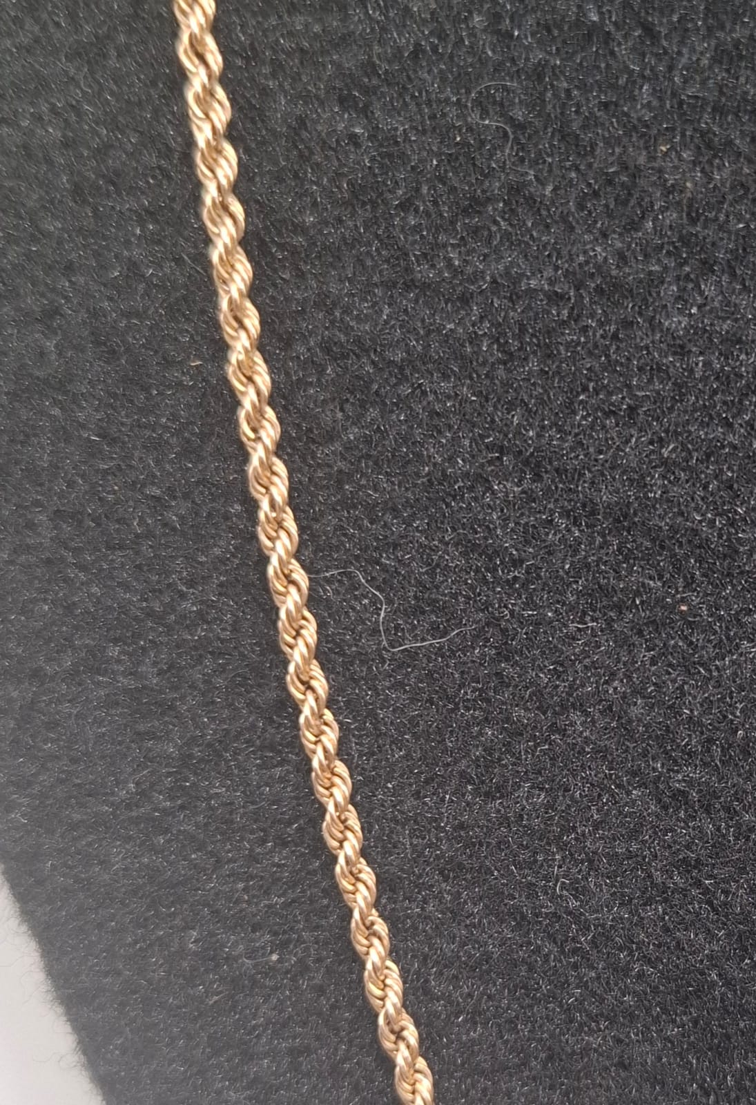 Collar torzal ORO 10k peso 2.9gr, usado