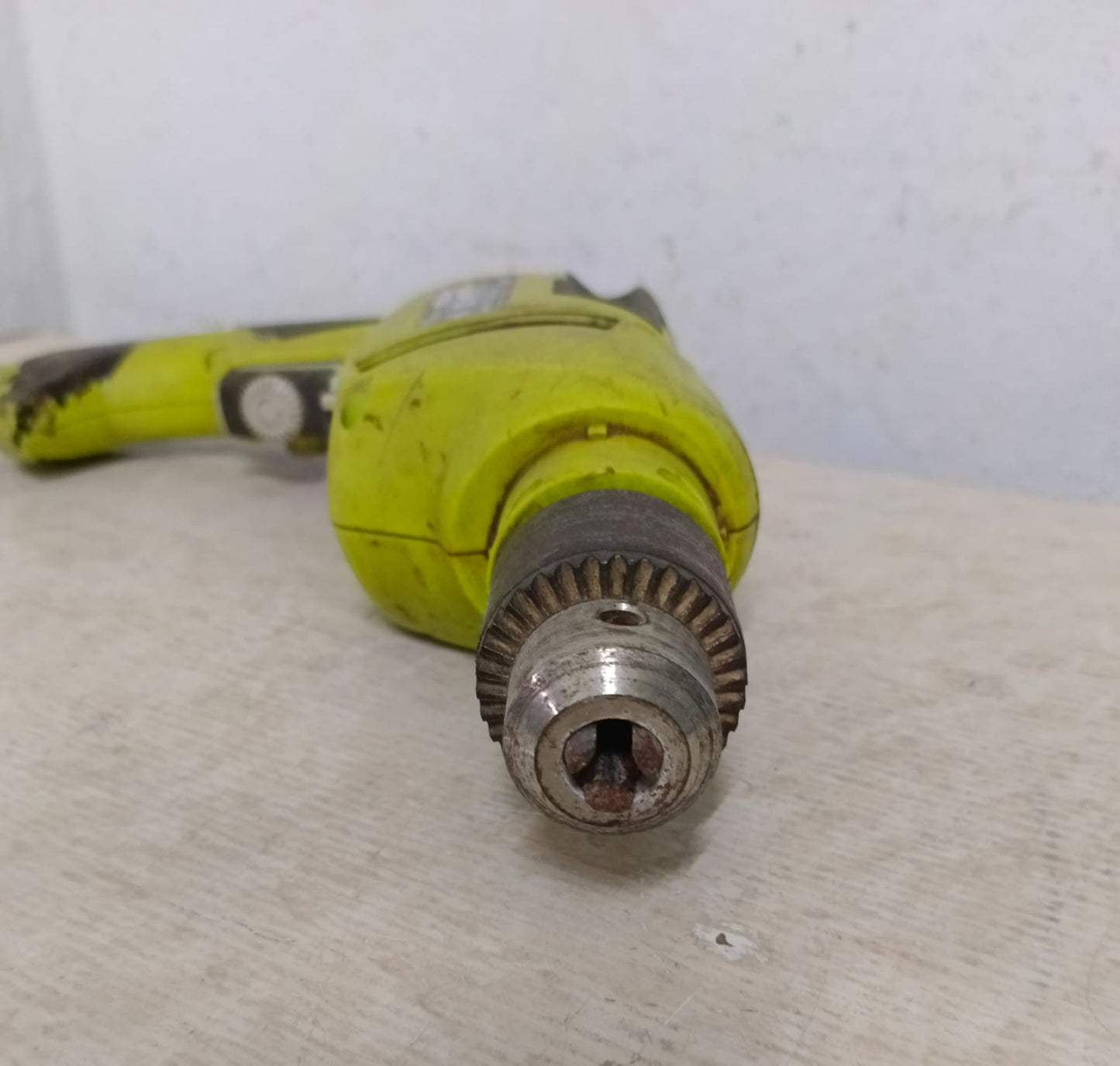 Taladro RYOBI hd4201, usado