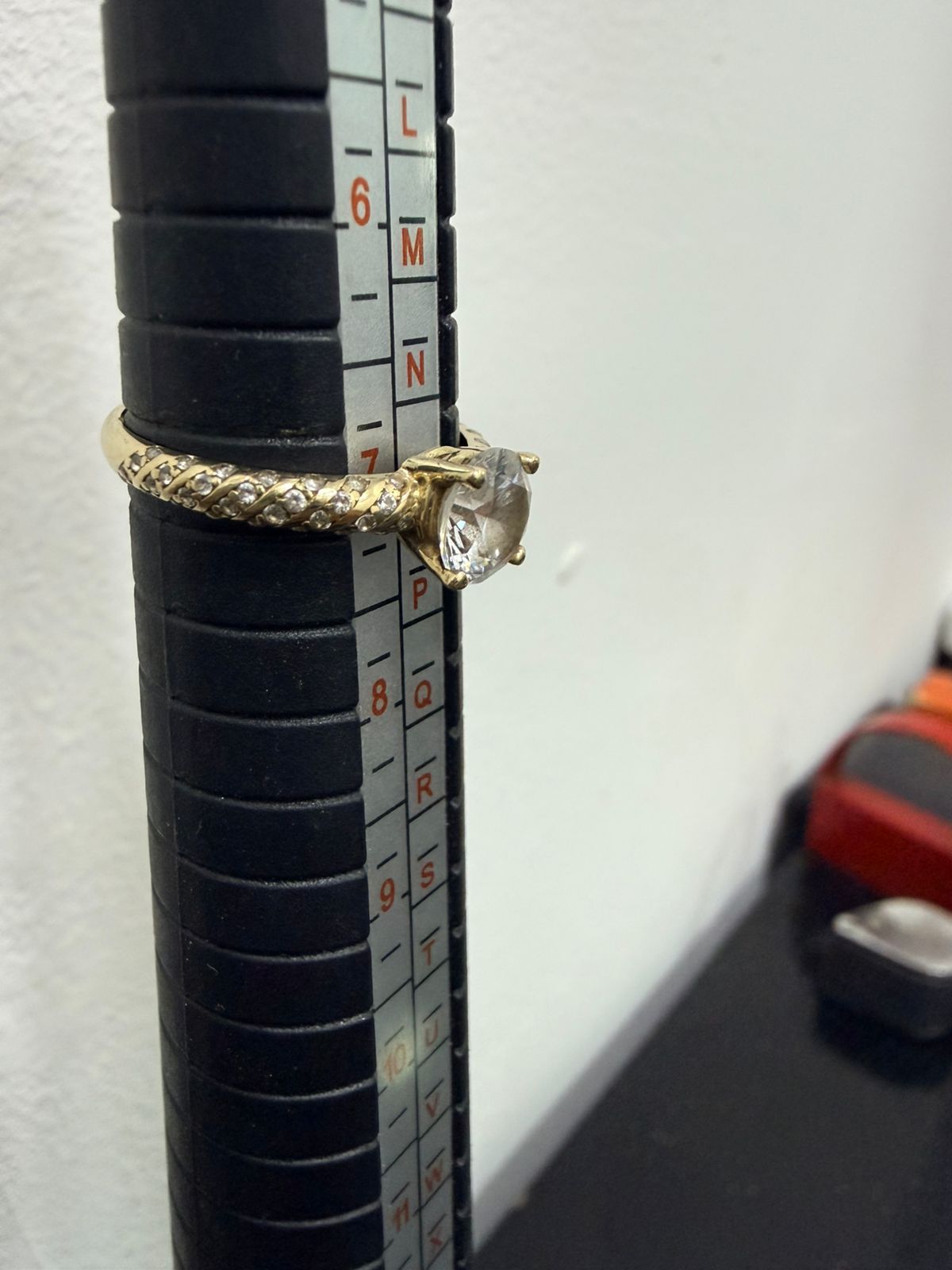 ANILLO CON SINTETICO EN ORO DE 10 K #7 1.9 GR