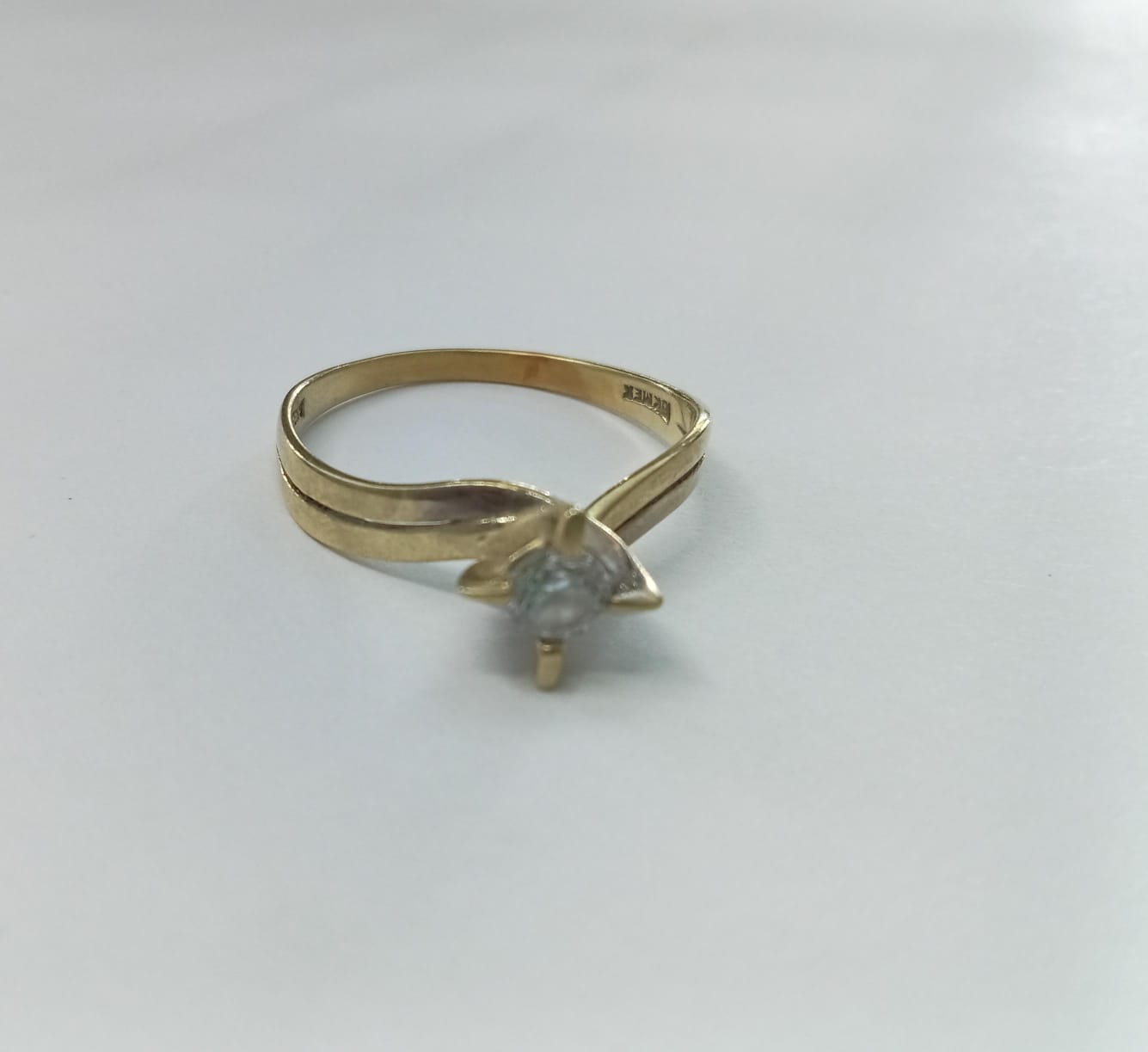 anillo solitario de oro de 10k, talla 8