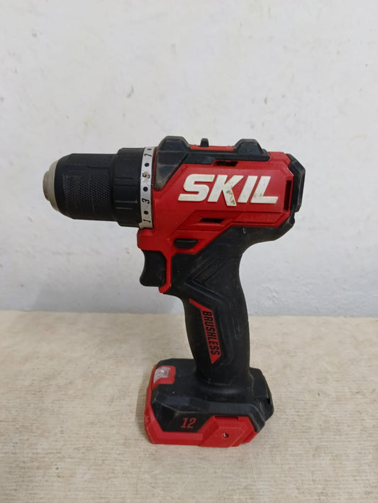 Kit de taladros inalambricos SKIL id679a0, usado