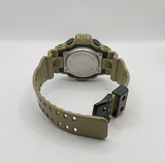 Reloj tipo Casio G-Shock 5522 tipo pulcera, usado