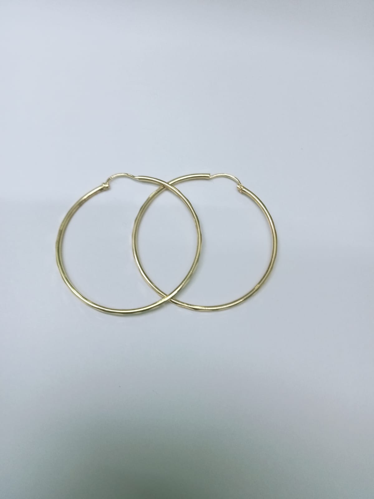 Par de Arracadas Diamantadas en Oro 10k – 2.2 g