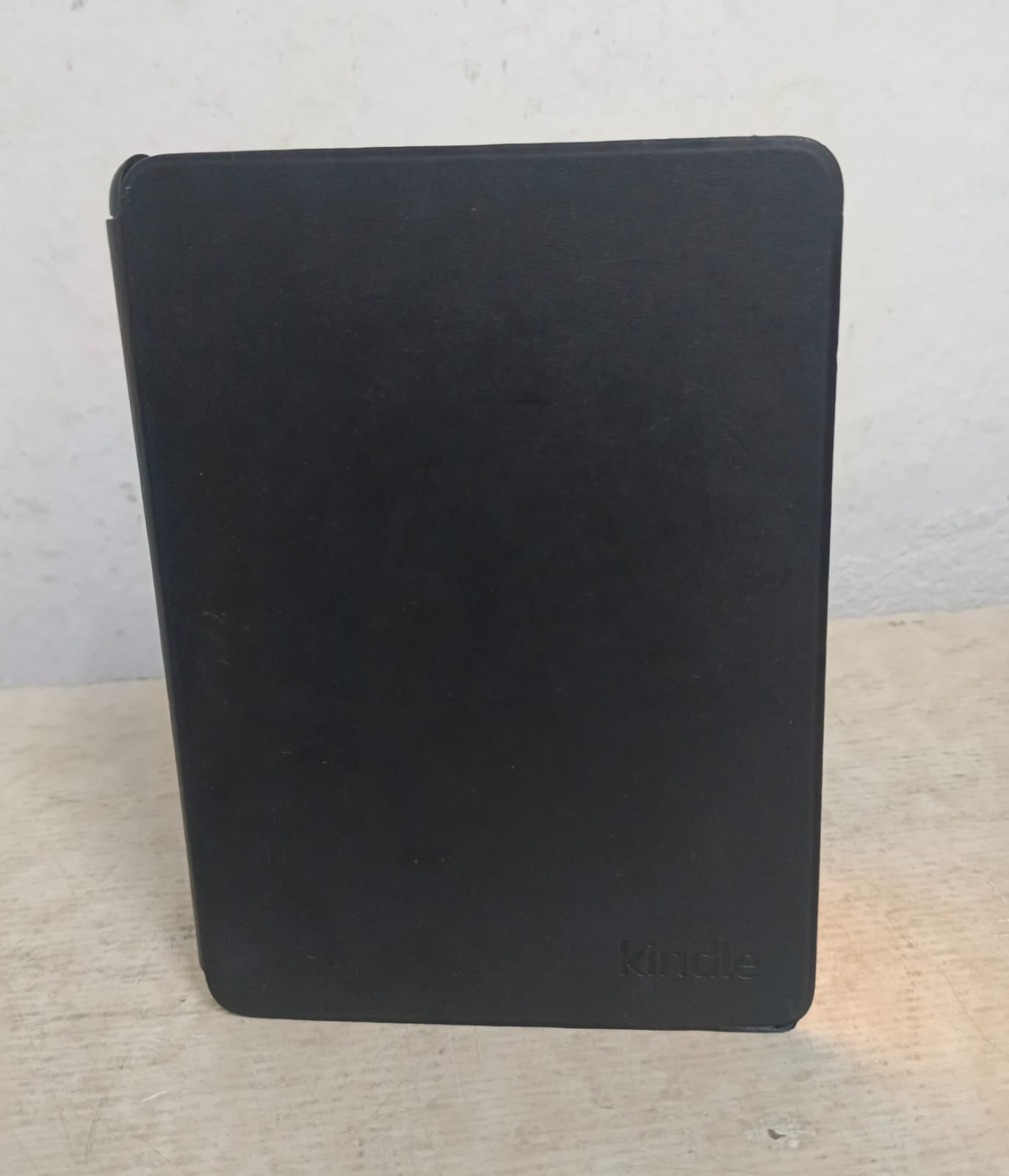 My book kindle 12a generacion con funda, usado