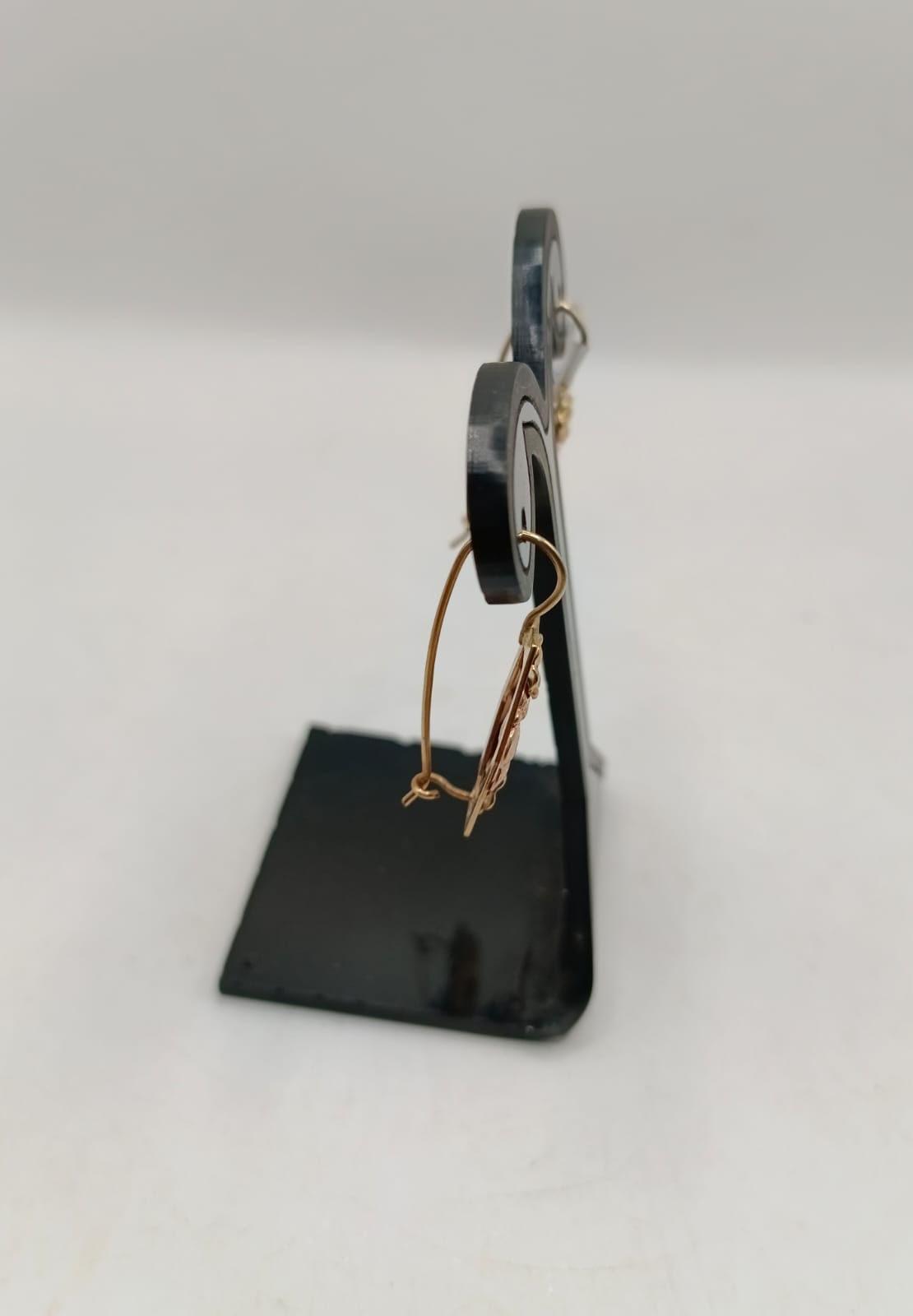 Aretes de flor ORO 10K Ppeso 2.7gr, usado