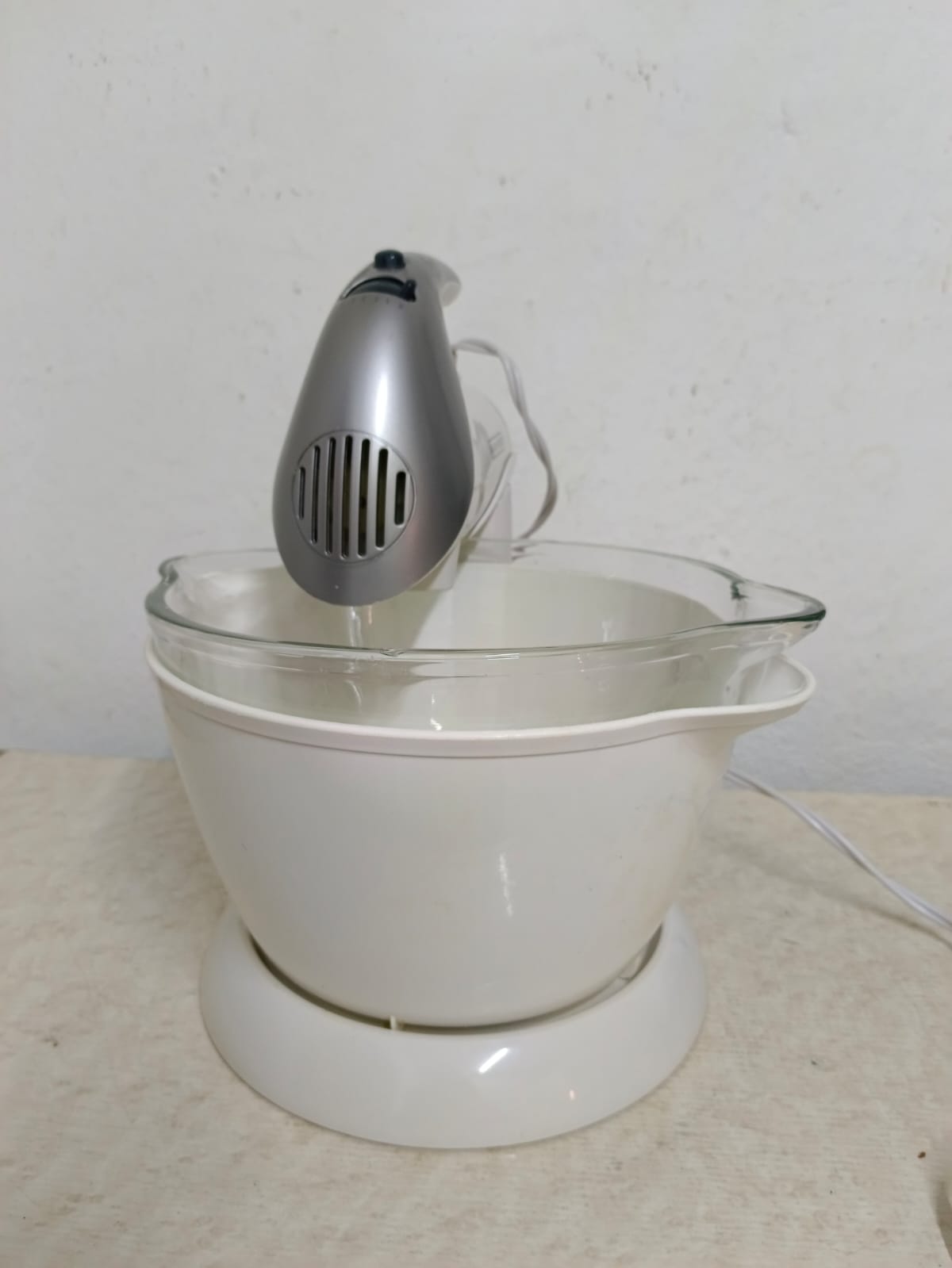 Batidor de Cocina Black & decker con accesorios, usado
