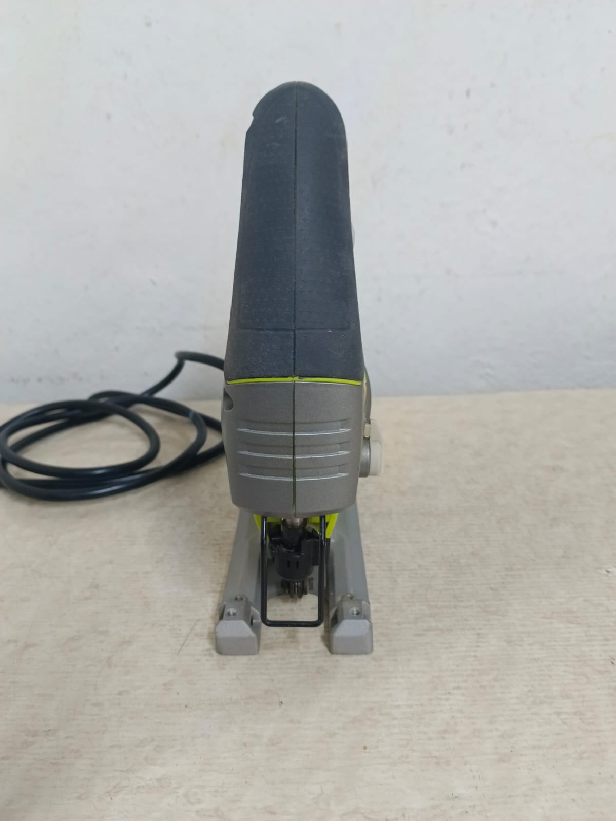 Sierra caladora RYOBI js481jg, usado