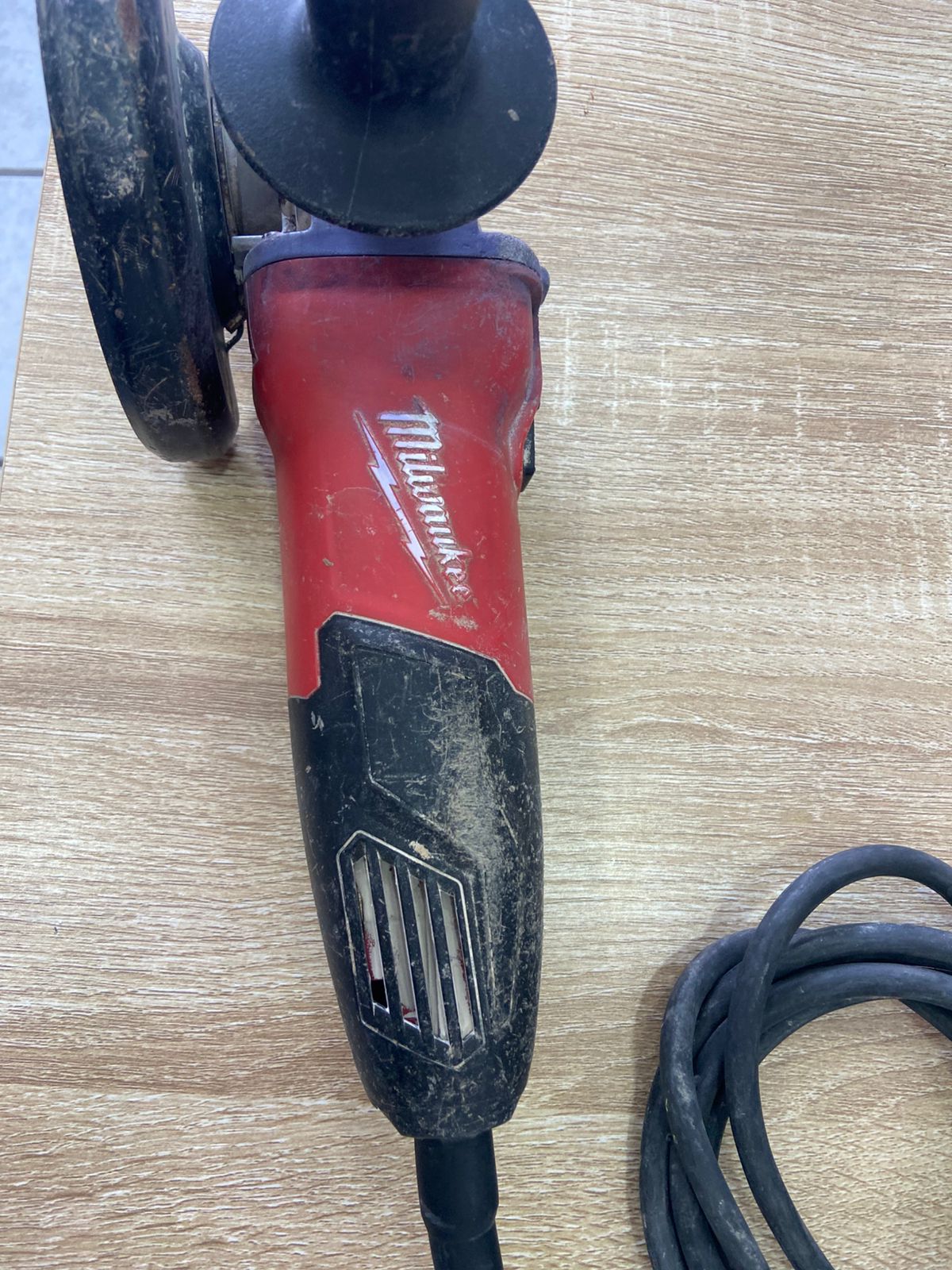 ⚙️ Mini Esmeril MILWAUKEE – Seminuevo ⚙️