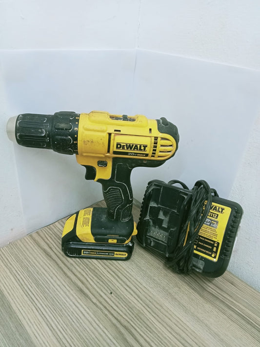 Taladro Atornillador DEWALT DCD771 (usado)