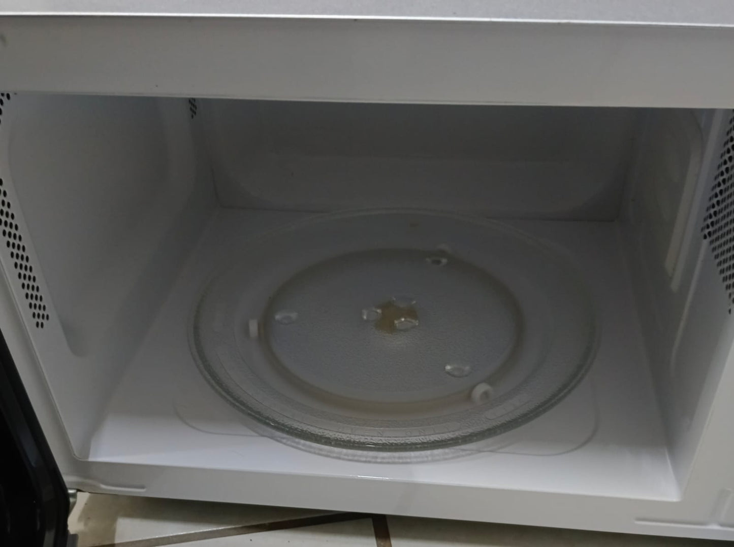 Horno de Microondas Winia kor-1n3hmm, usado