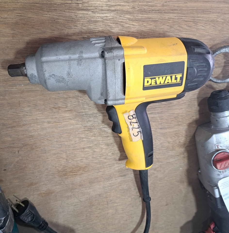 Pistola de Impacto Dewalt usado