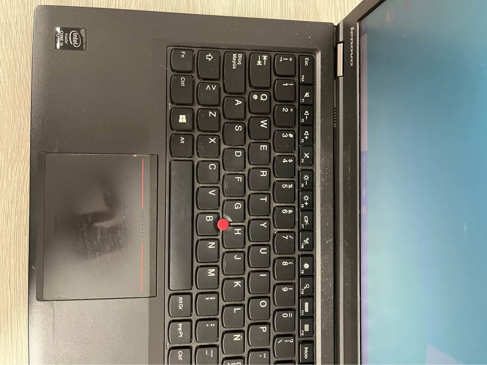 Laptop Lenovo thinkpad 16 RAM Core i5 500 SSD