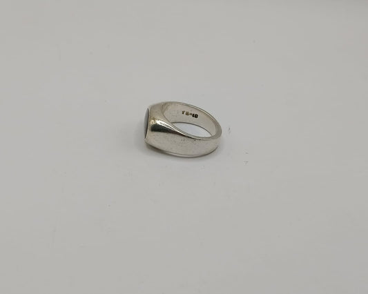 Anillo con sintetico PLATA 925 peso 11gr, usado
