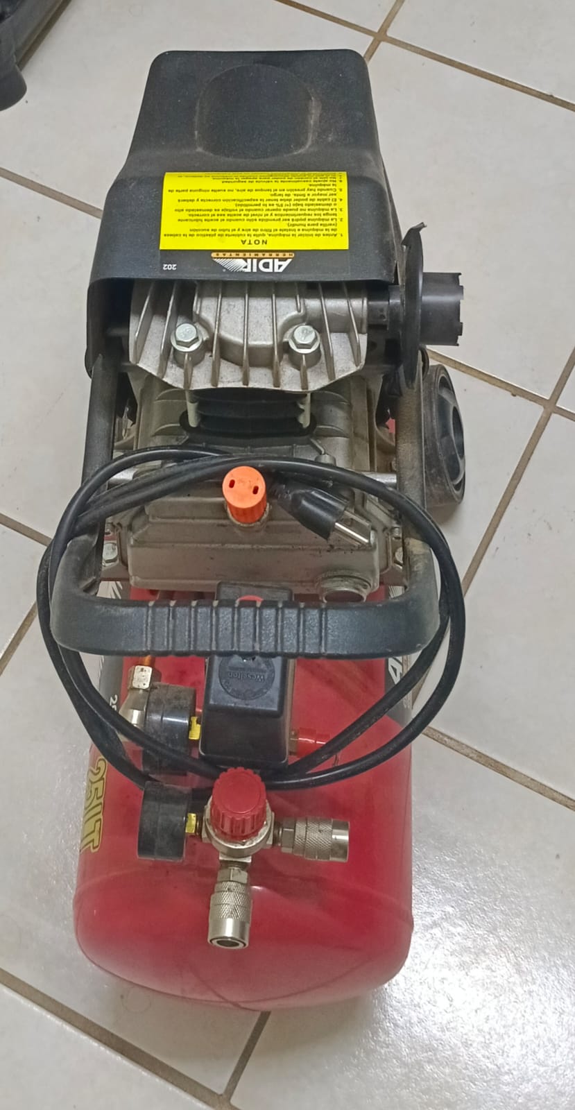 Compresor de aire ADIR 2020k 25 lts