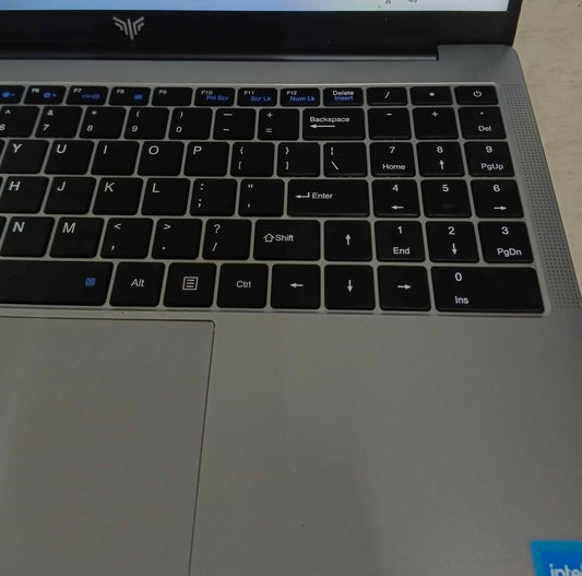 Laptop Intel inside n150 512gb 16ram acemagic tx15, usado