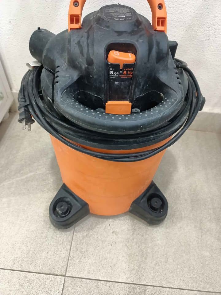 Aspiradora Truper con manguera, usado