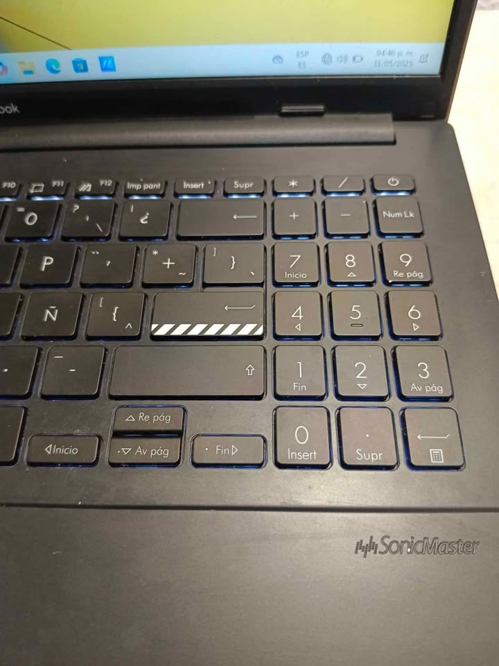 Laptop Asus Vivobook go 480gb 8ram, usada