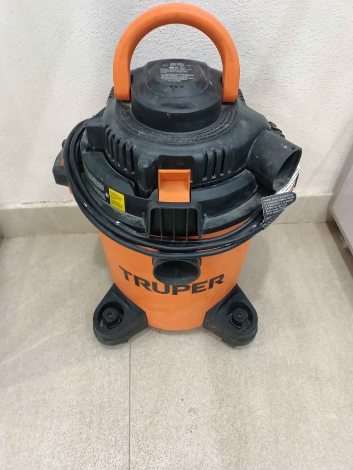 Aspiradora Truper con manguera, usado
