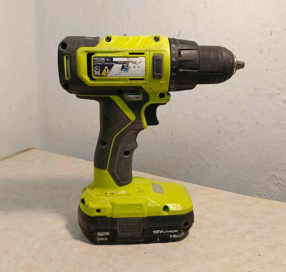 Taladro inalámbrico Ryobi PCL206, usado