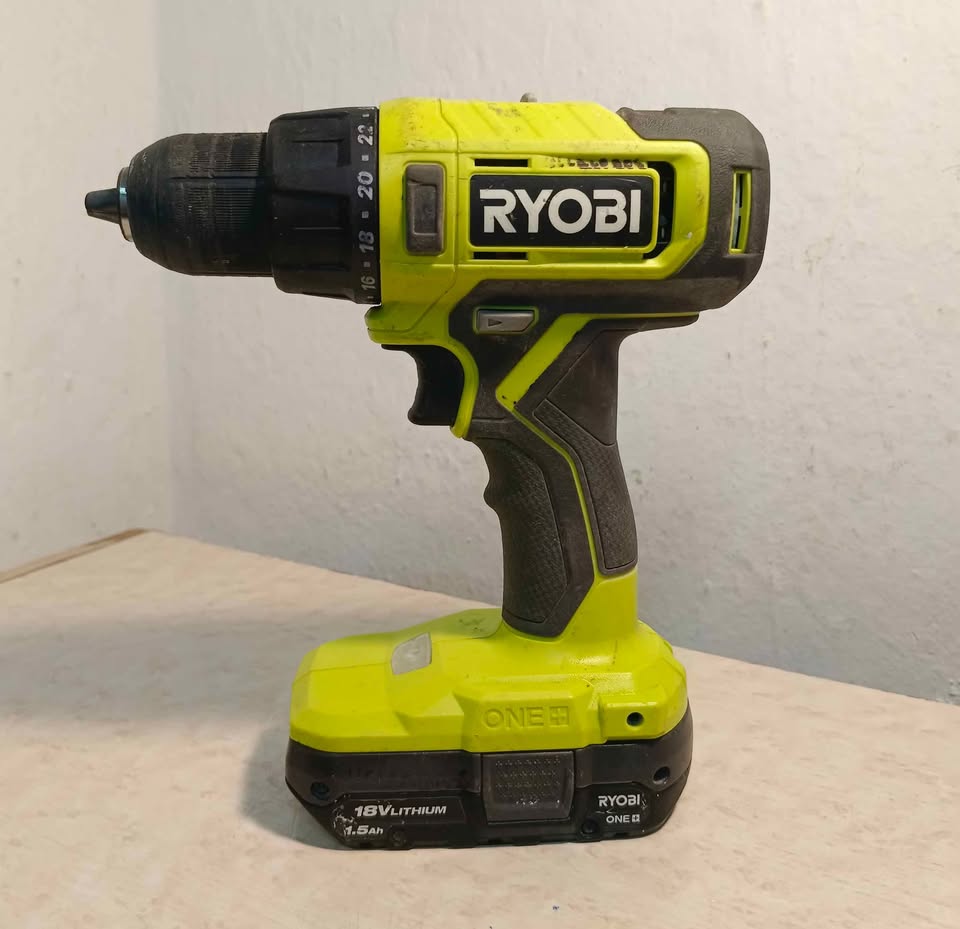 Taladro inalámbrico Ryobi PCL206, usado