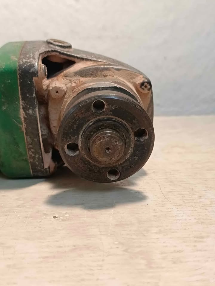 Grillo Hitachi G12VE, usado