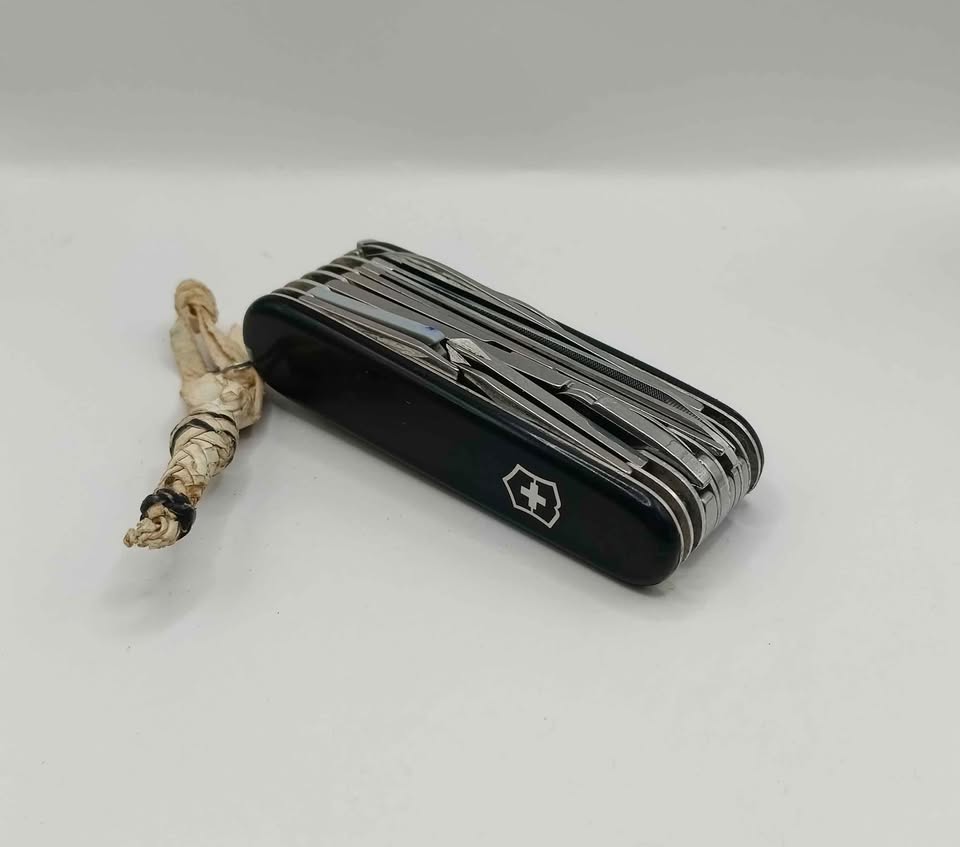 Navaja multiusos Victorinox, usada