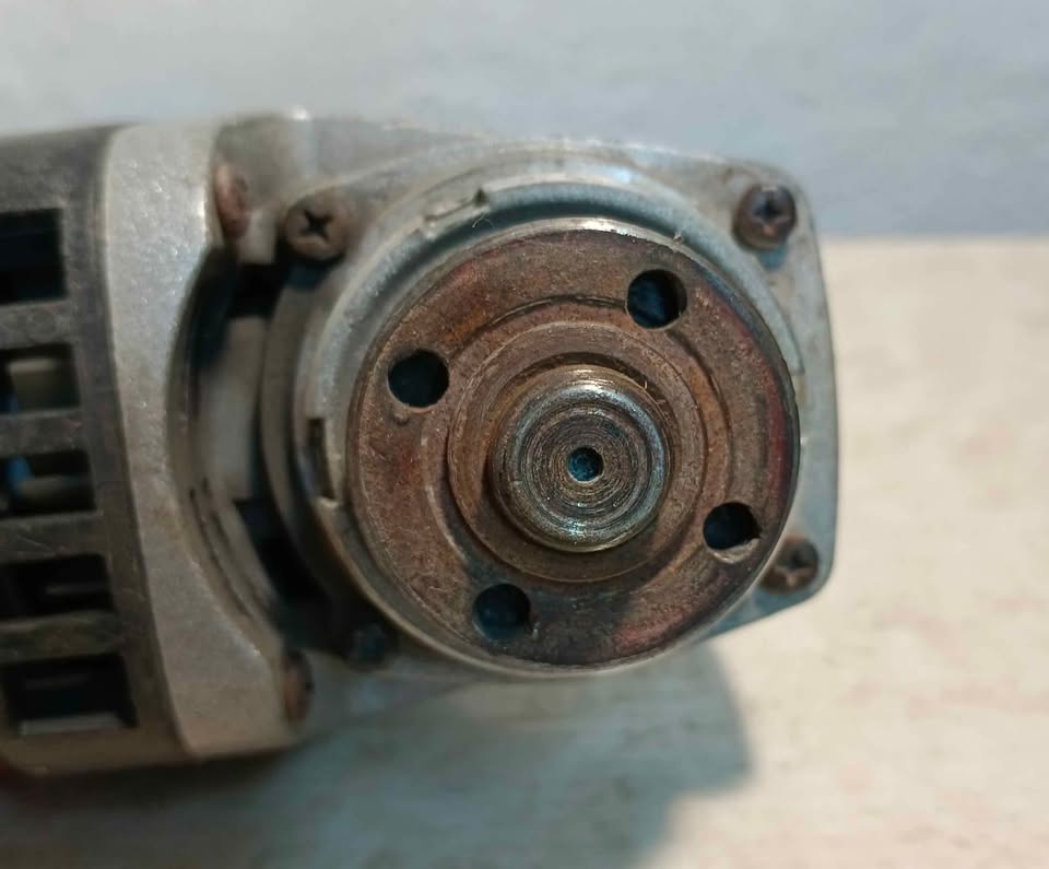 Grillo Black Decker G720-B3, usado