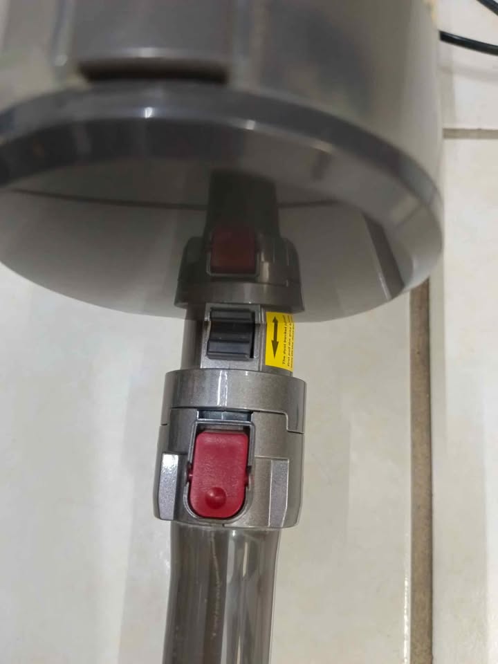 Aspiradora Dyson v12, usada