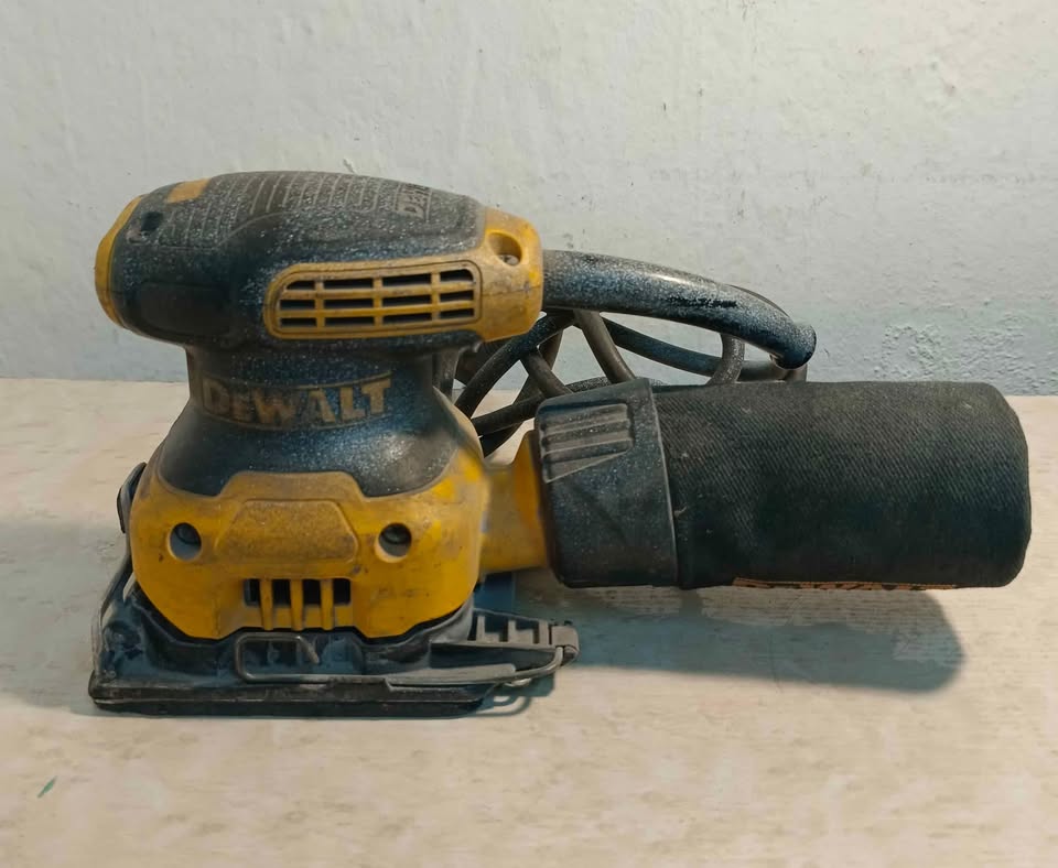 Lijadora de acabado Dewalt dwe6411-b3, usado