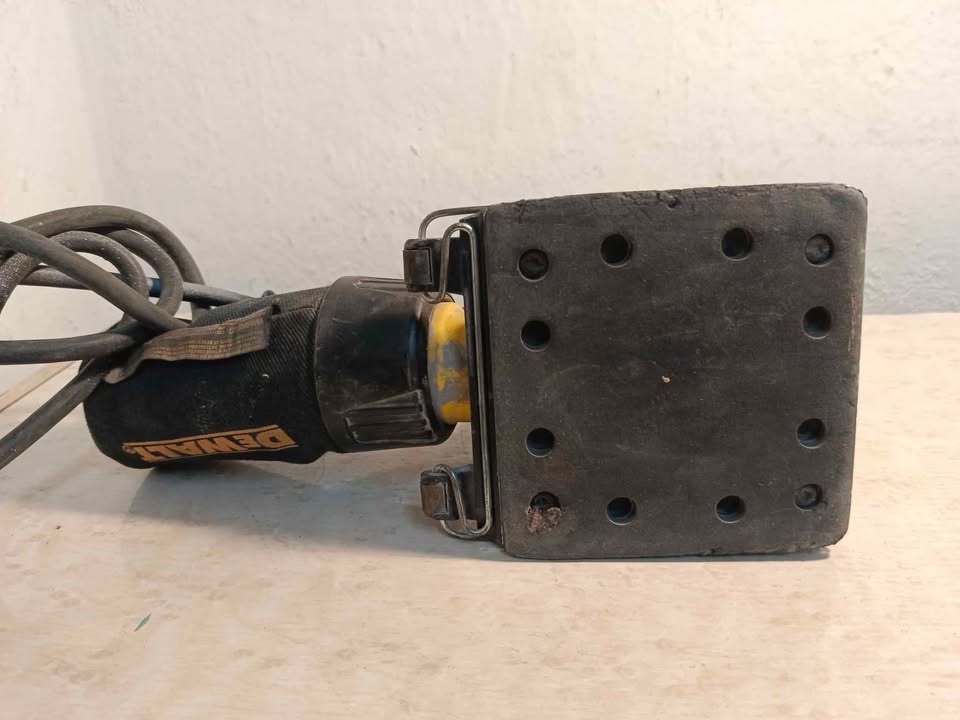 Lijadora de acabado Dewalt dwe6411-b3, usado