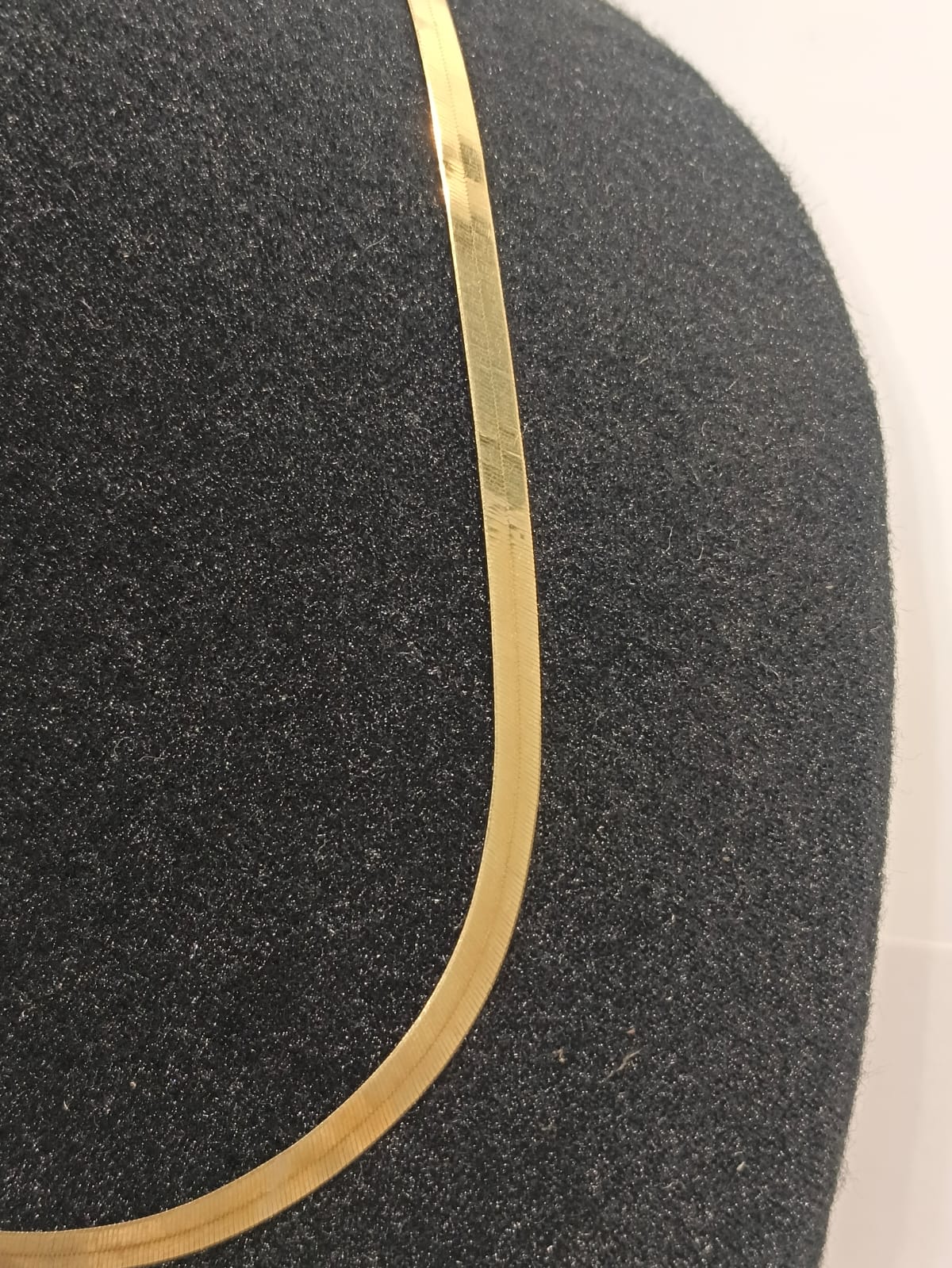 Gargantilla de Oro 18k Plana – 9.7g 💛✨