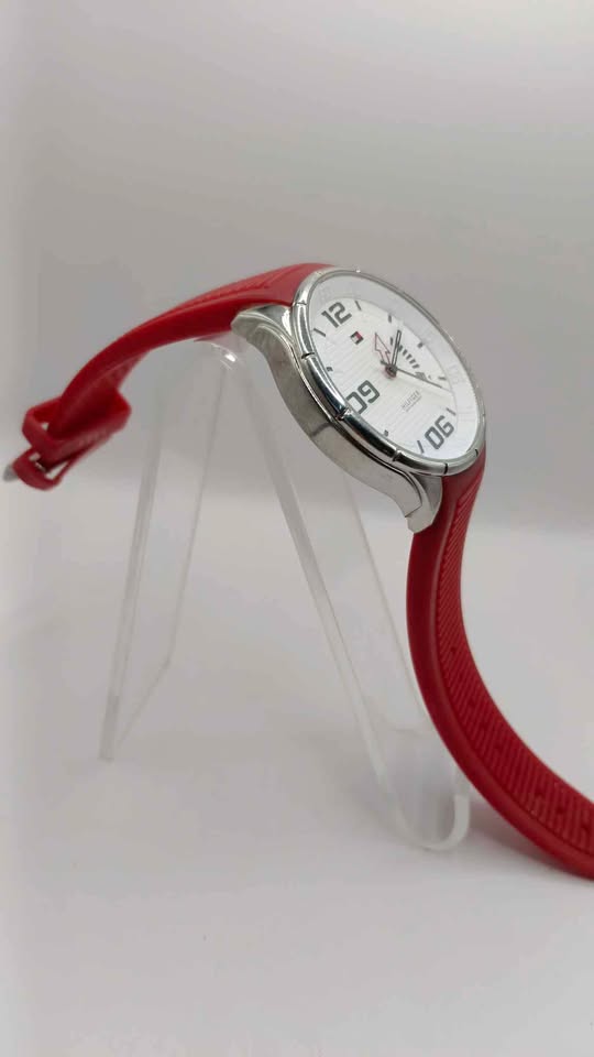 Reloj tipo pulsera Tommy Hilfiger at45676, usado