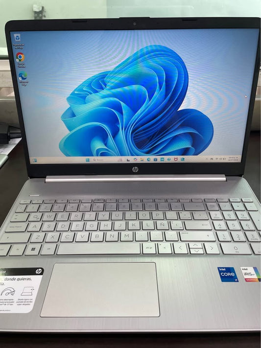 Laptop HP Core i7 12ª Generación ( usada )