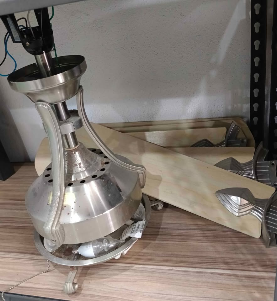 Ventilador de techo, usado