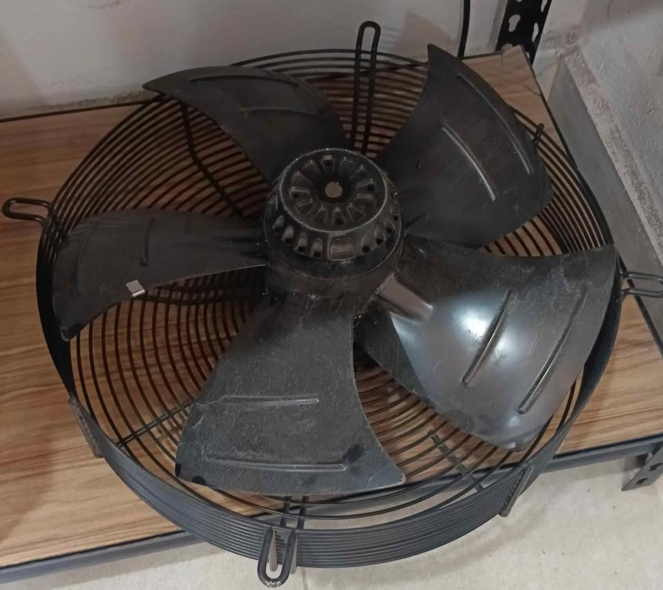 Ventilador industrial EBM, usado
