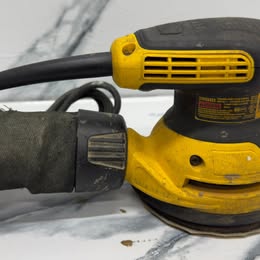 Pulidora Orbital DeWalt DWE6423 – Usada