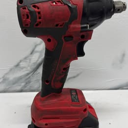 Llave de Impacto con Cargador y Batería – Usada