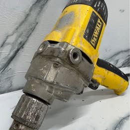 Batidor DeWalt DW130V-B3 – Usado