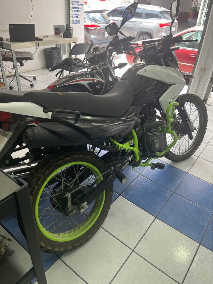 Motocicleta Italika DM200 2024