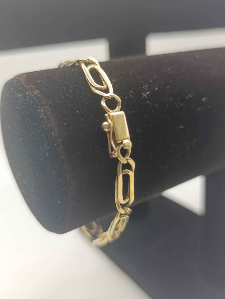 Esclava de oro 14k 10.9 gr 8cm de largo abrochada