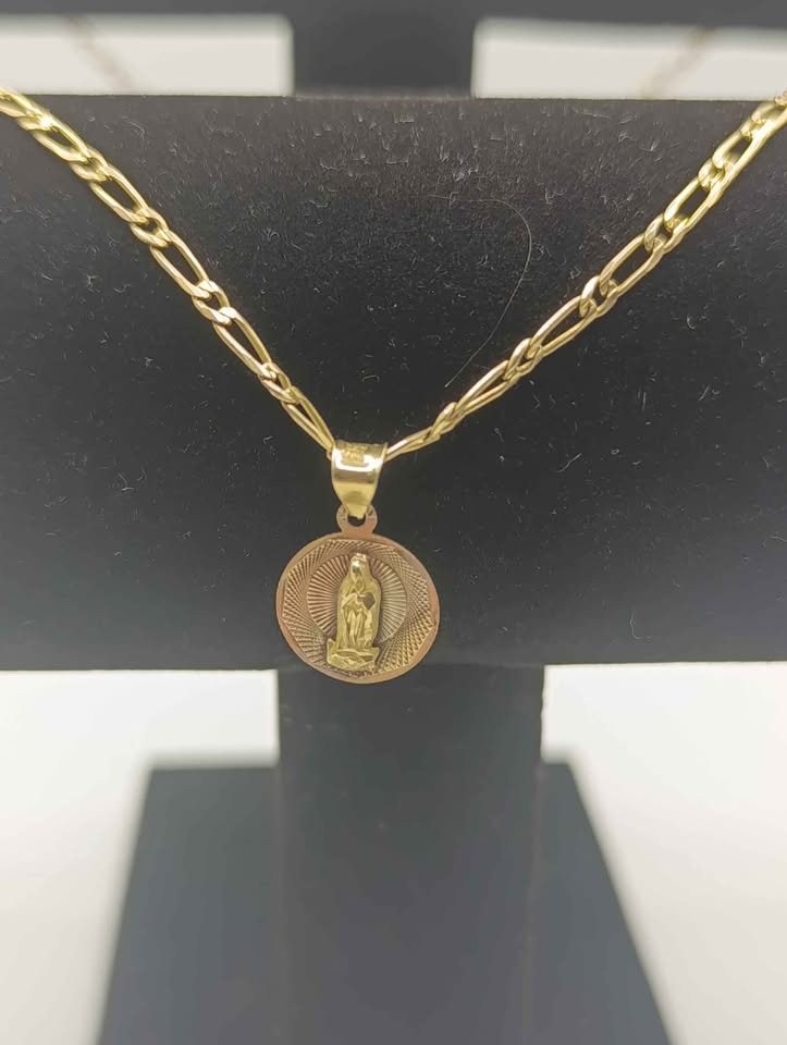 Cadena tejido 1*1 con dije religioso de oro 10k 7.8 gr 29 cm abrochada