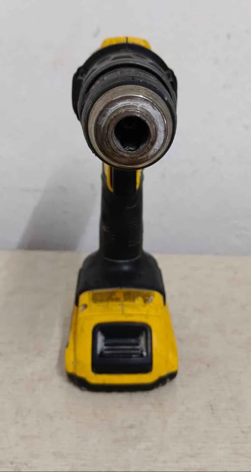 Taladro inalámbrico Dewalt, usado