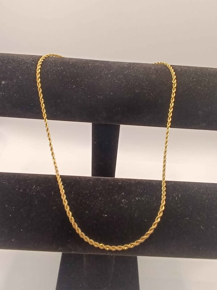 Cadena tejido torzal de oro 14k pesa 6.7g 25.5 cm abrochada