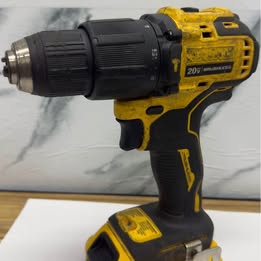 Taladro Inalámbrico DeWalt DCD709 – Usado